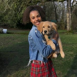 Meet your Posher, Nia